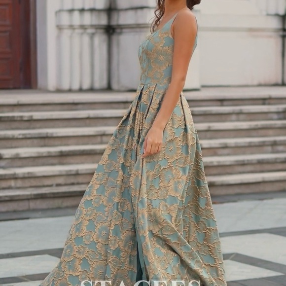 Elegant Blue and Gold Floral Brocade Evening Dress - Picture 5 of 5